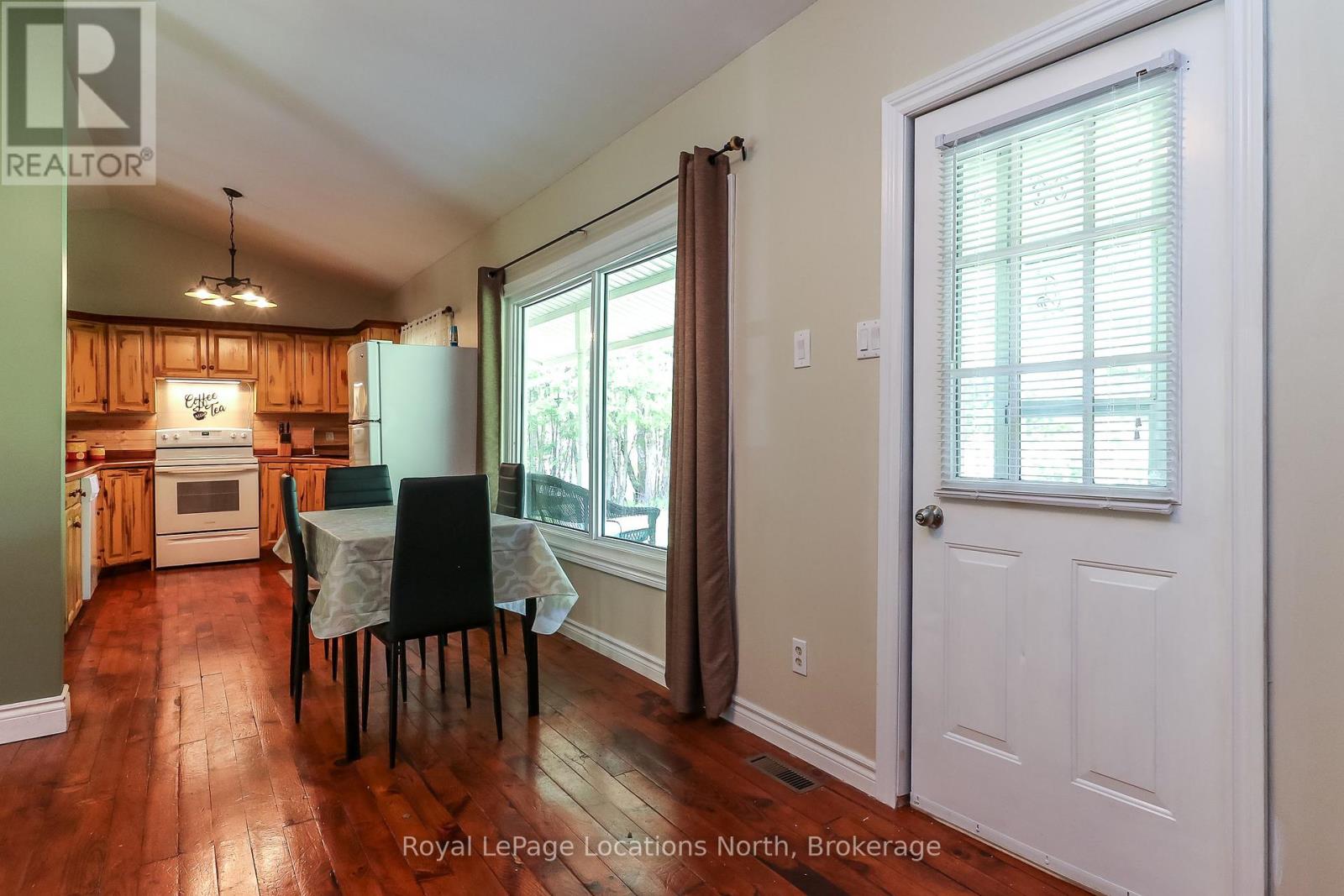 2198 Champlain Road, Tiny, Ontario  L9M 0C4 - Photo 12 - S12177997