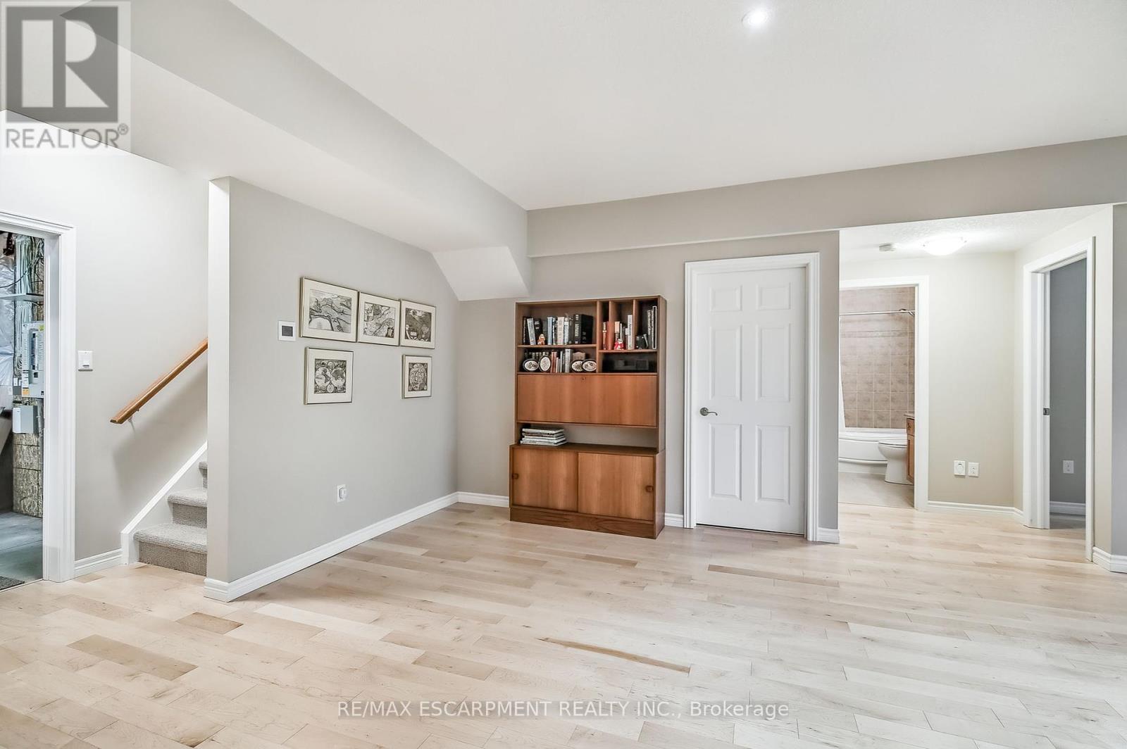 14 - 19 Simmonds Drive, Guelph (Victoria North), Ontario  N1E 0H4 - Photo 41 - X12223933