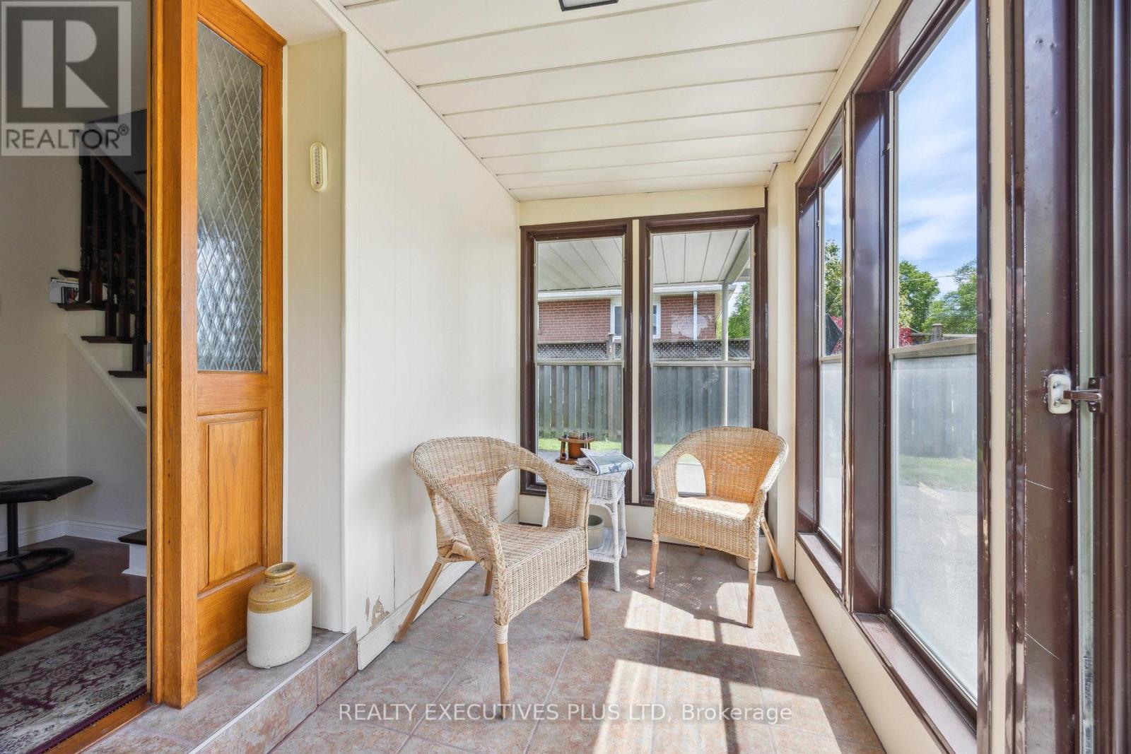 Property at 10 PERGOLA ROAD image 4
