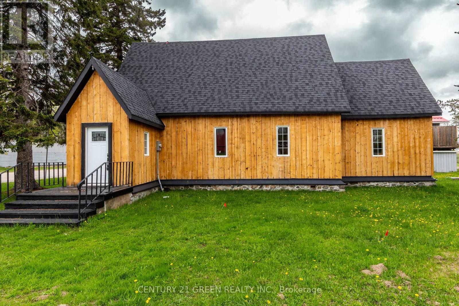 2 Jessie Street, Perry, Ontario  P0A 1R0 - Photo 2 - X12166697