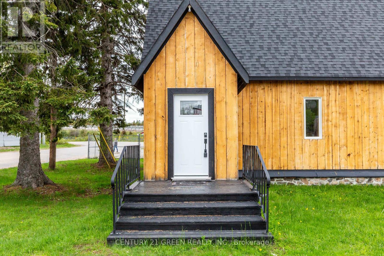 2 Jessie Street, Perry, Ontario  P0A 1R0 - Photo 3 - X12166697
