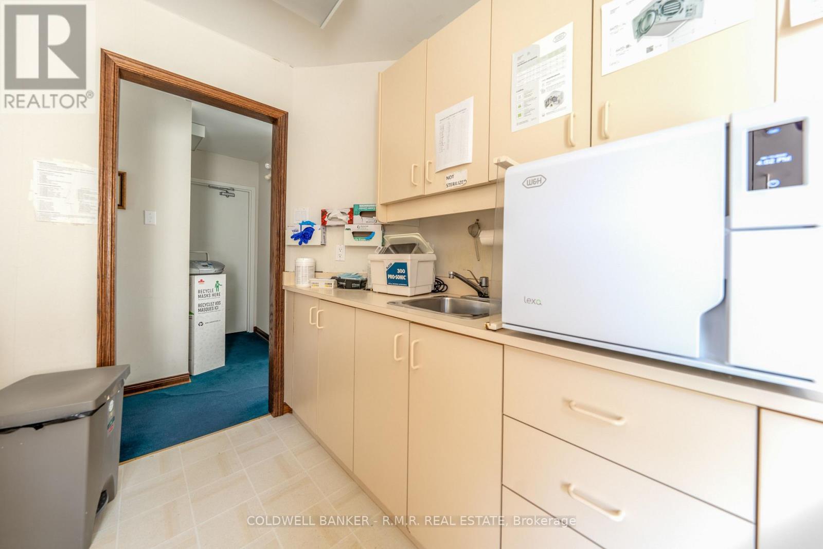 702 King Street W, Oshawa, Ontario  L1J 2L3 - Photo 16 - E12224199