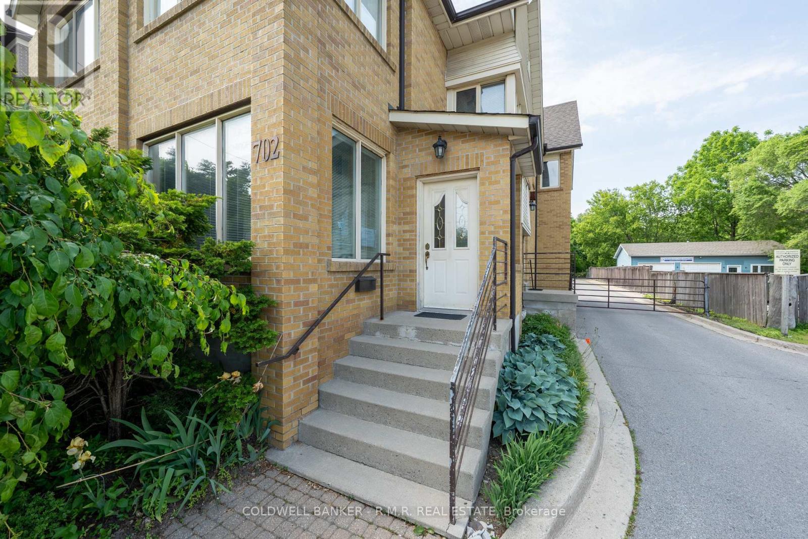 702 King Street W, Oshawa, Ontario  L1J 2L3 - Photo 4 - E12224199