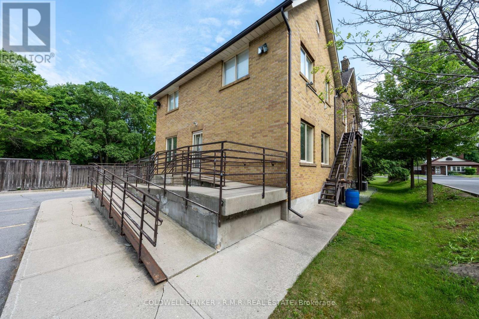702 King Street W, Oshawa, Ontario  L1J 2L3 - Photo 7 - E12224199