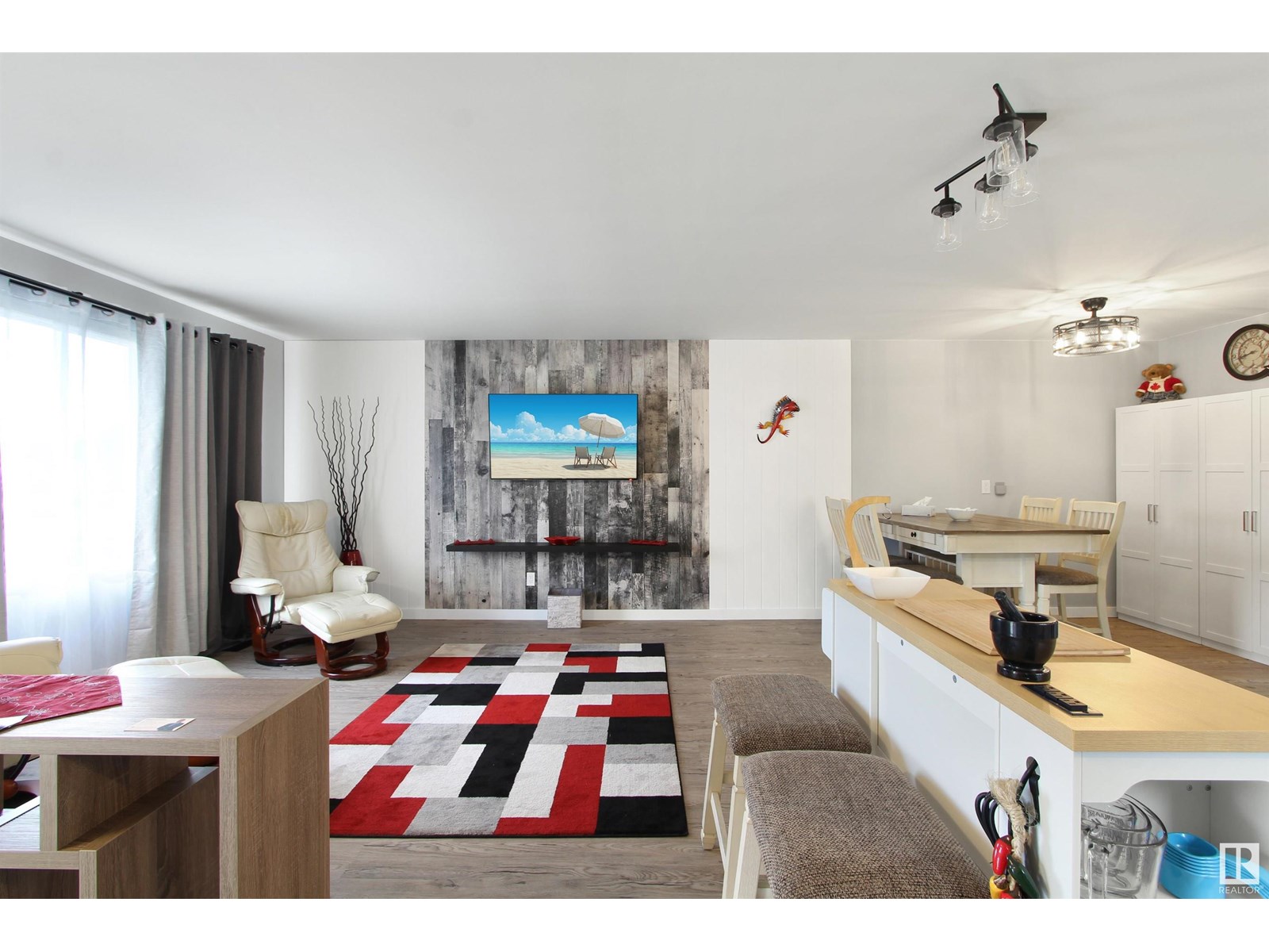 Property at 2014 5 AV image 4