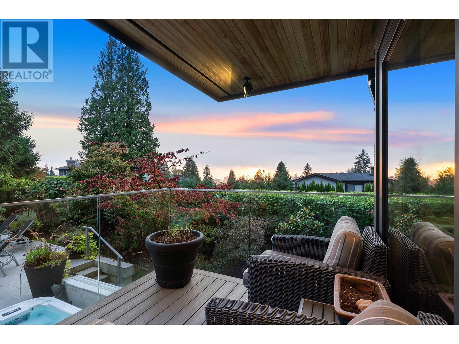 Property at 990 JEFFERSON AVENUE image 4