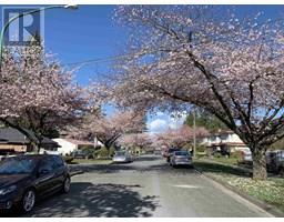 7606 ULSTER STREET, Burnaby, British Columbia