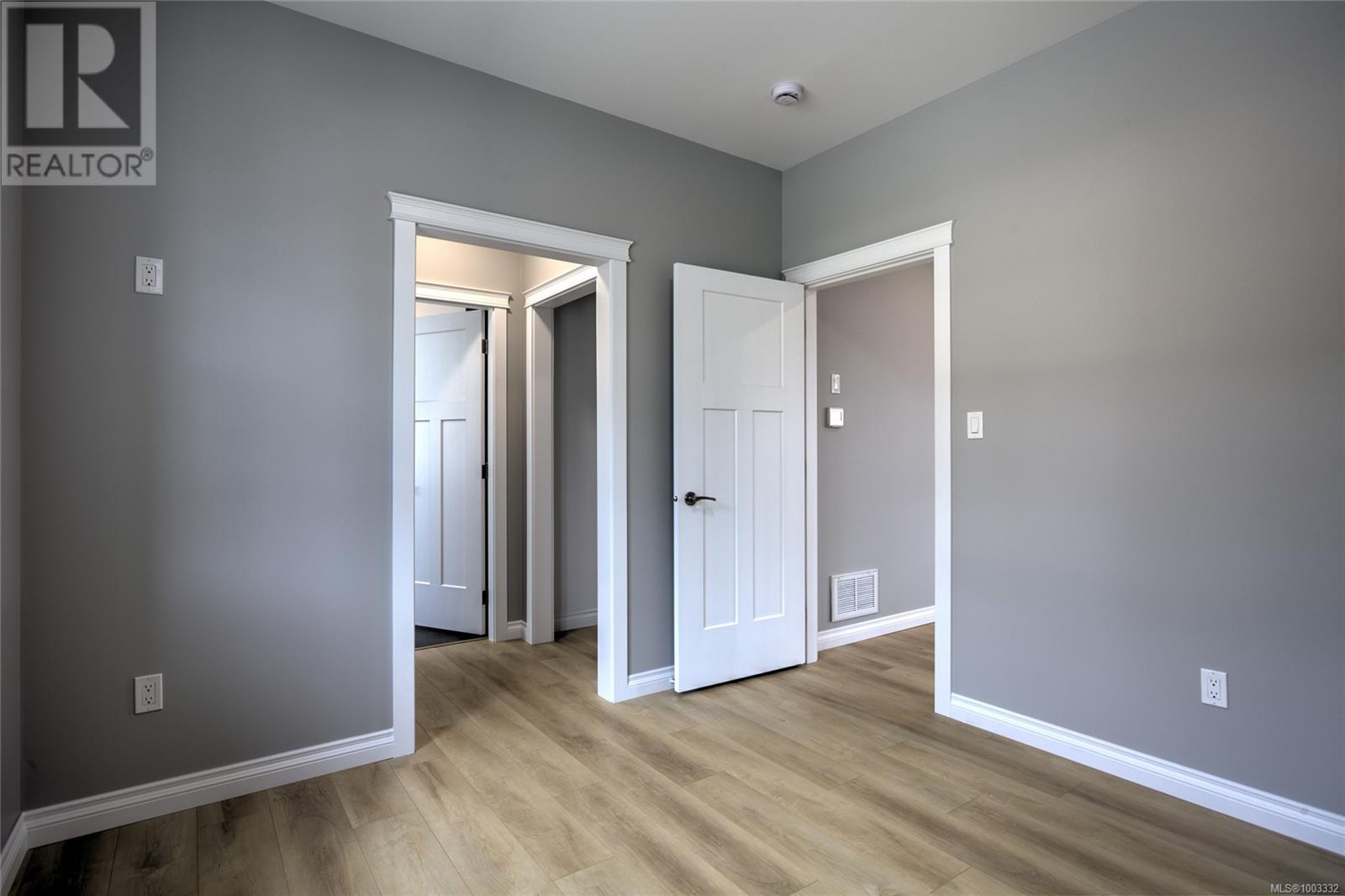 Property at 2036 Oakhill Pl image 3