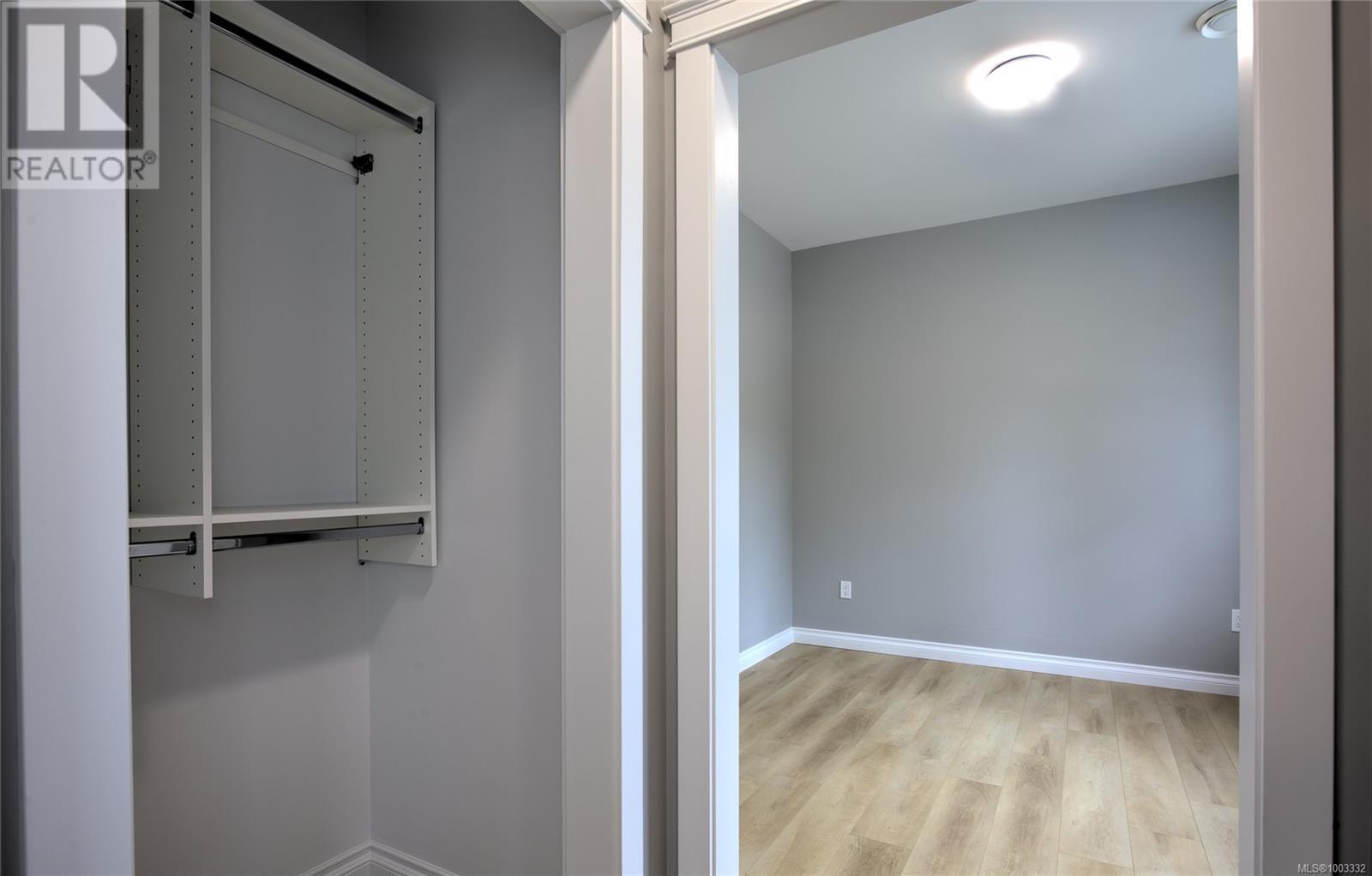 Property at 2036 Oakhill Pl image 5