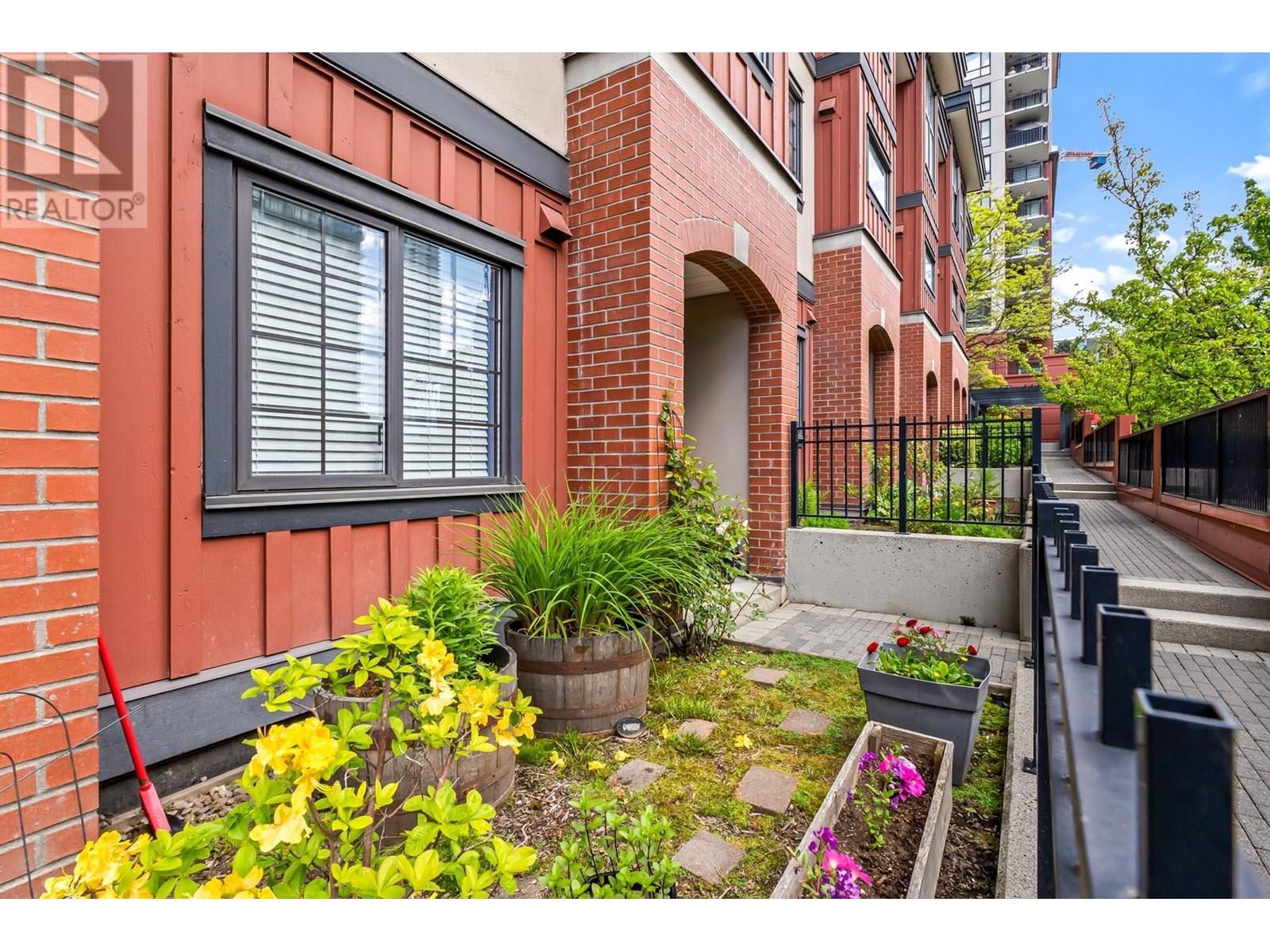 827 AGNES STREET, new westminster, British Columbia V3M1H3