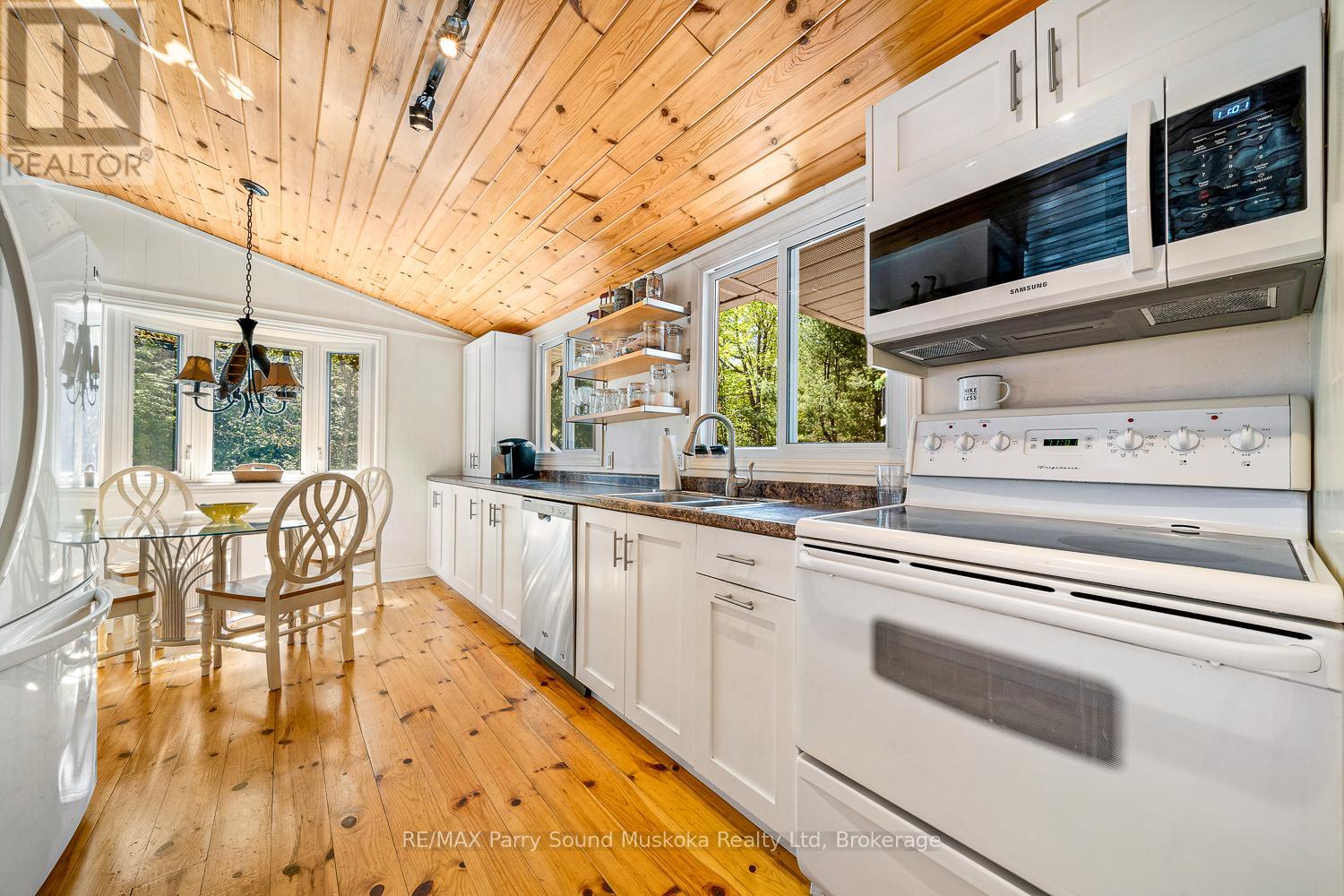 3 Maureen Drive, Seguin, Ontario  P2A 2W8 - Photo 13 - X12168063