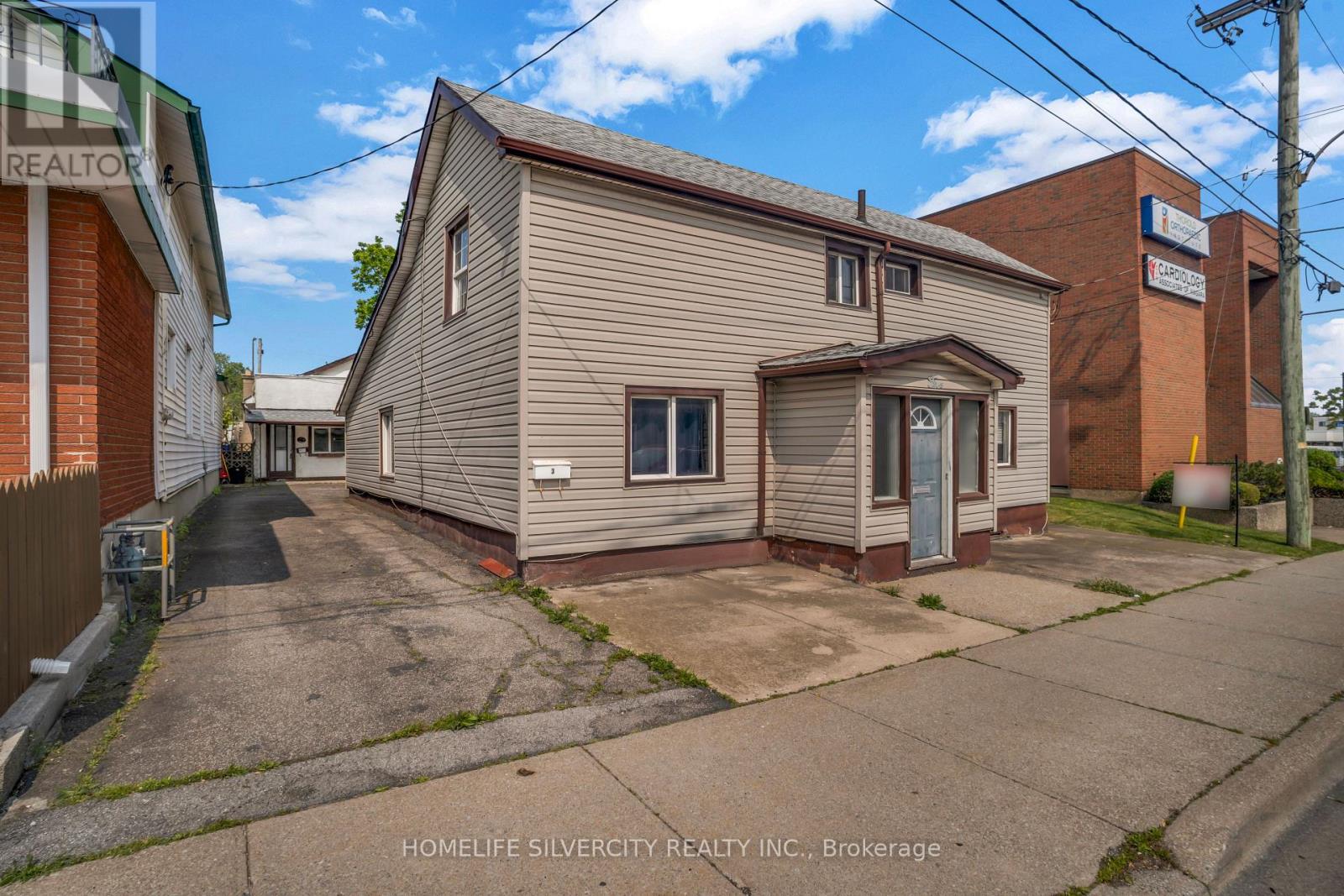 Property at 5 PINE STREET S image 1