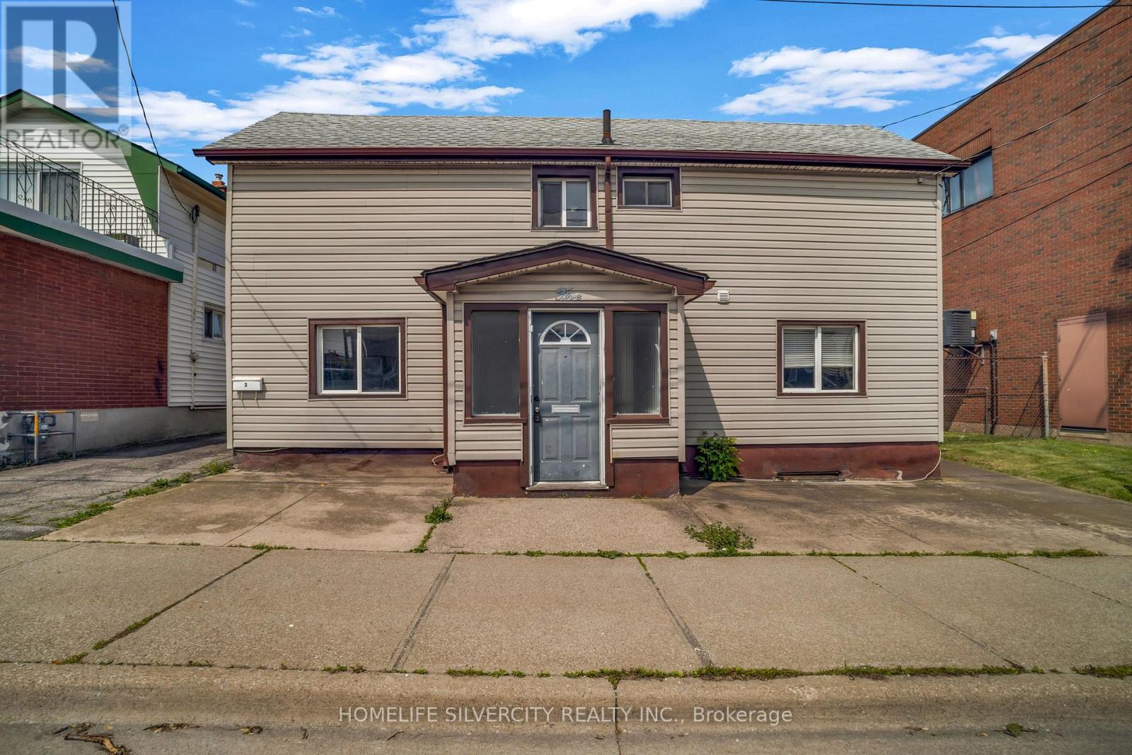 Property at 5 PINE STREET S image 5