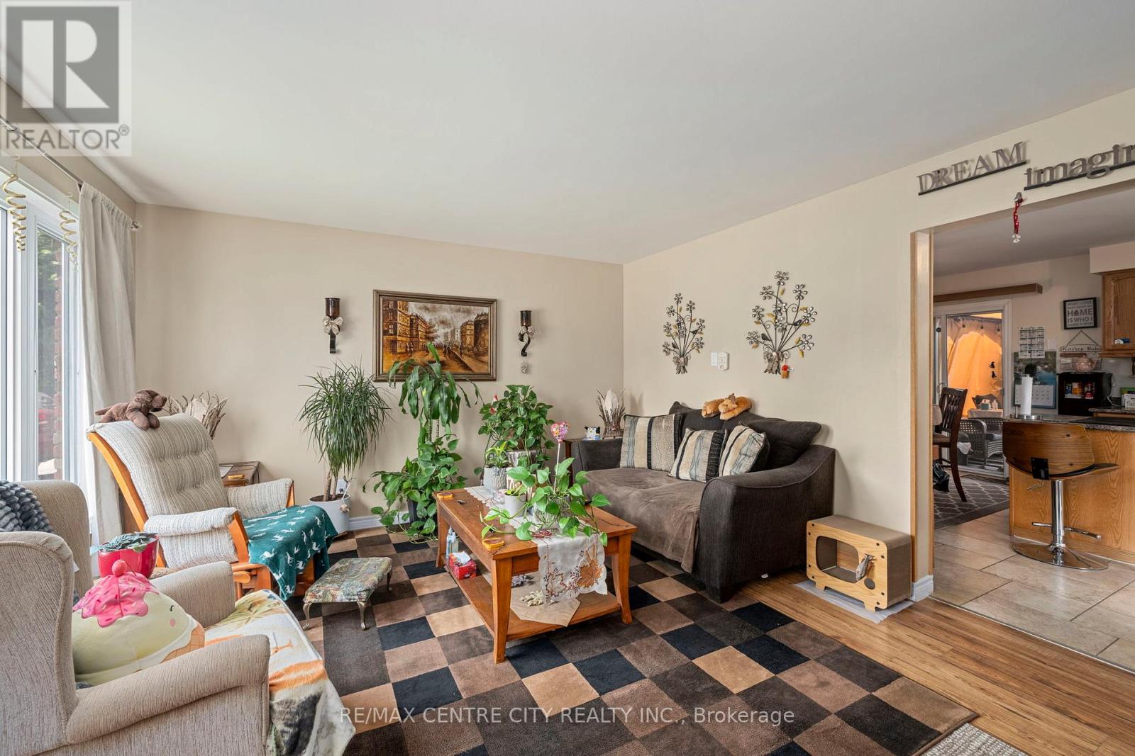 Property at 150 CULVER CRESCENT image 5