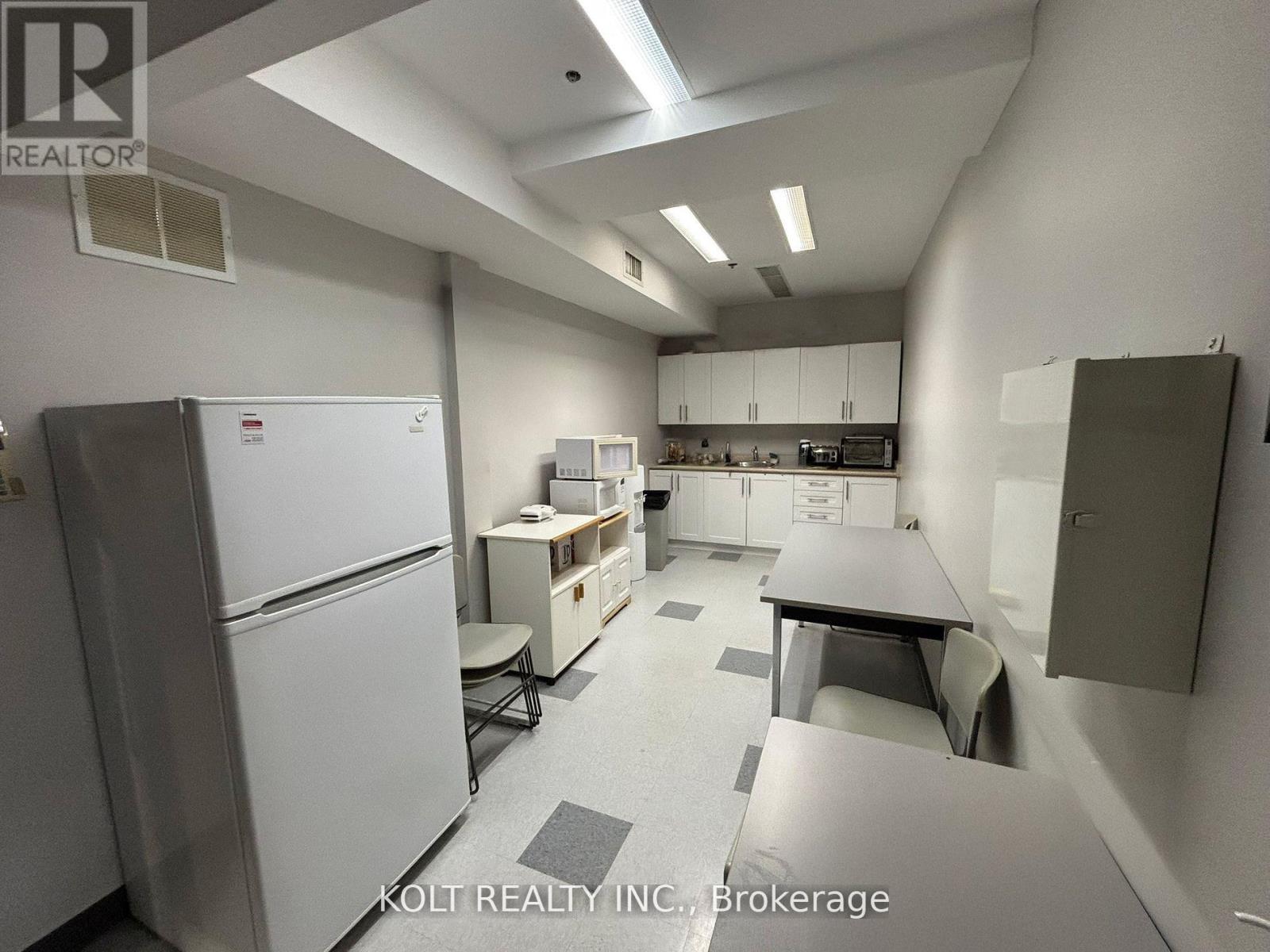 13-15 - 80 Esna Park Drive, Markham (Milliken Mills West), Ontario  L3R 2R6 - Photo 3 - N12224122