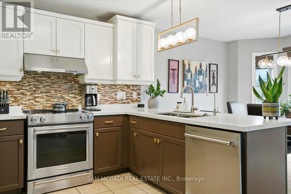 3 Maude Court, Orangeville, Ontario  L9W 0A3 - Photo 12 - W12224160