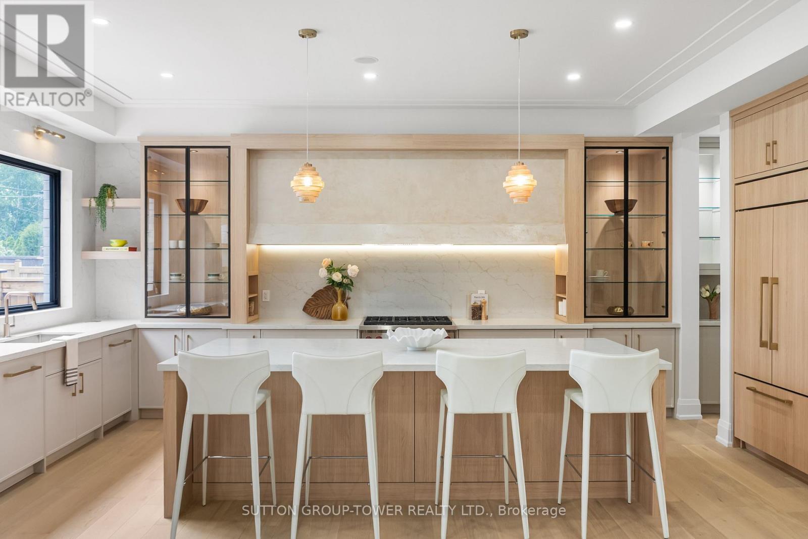 121 Edgecroft Road, Toronto (Stonegate-Queensway), Ontario  M8Z 2C2 - Photo 14 - W12224183