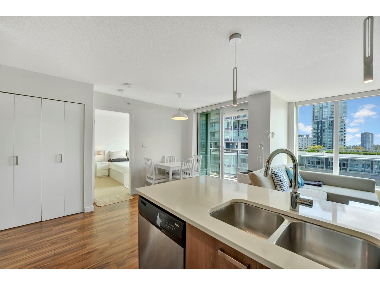 1808 13325 102a Avenue, Surrey, British Columbia  V3T 0J5 - Photo 5 - R3015655