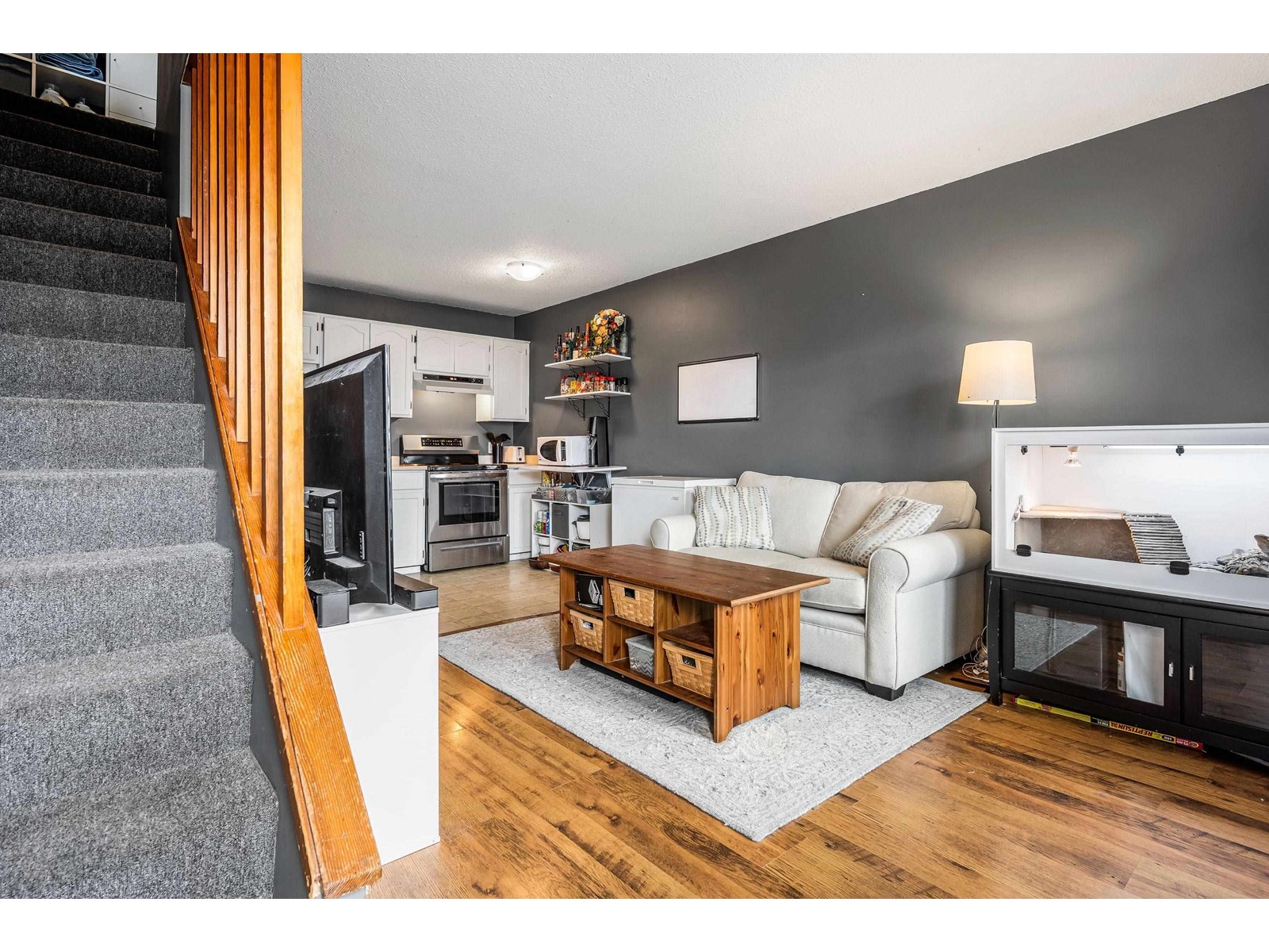 Property at 6 45882 CHEAM AVENUE image 2