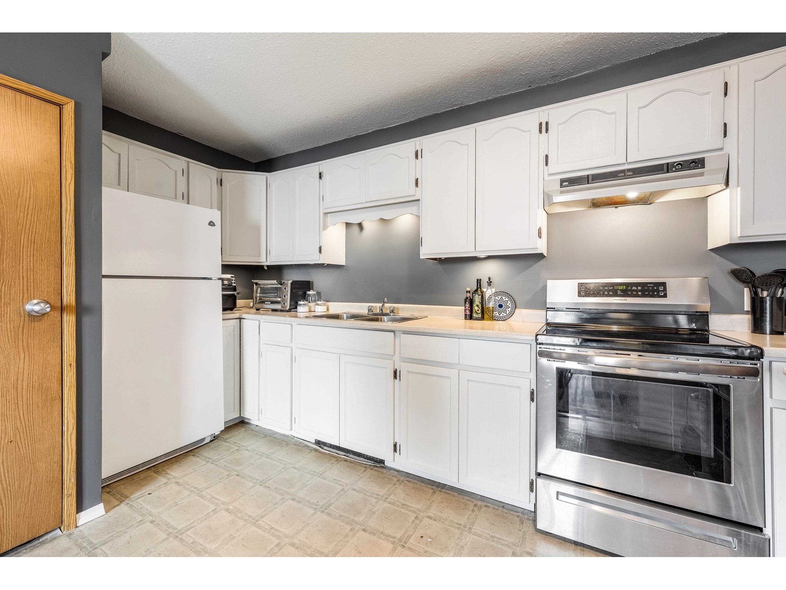 Property at 6 45882 CHEAM AVENUE image 5