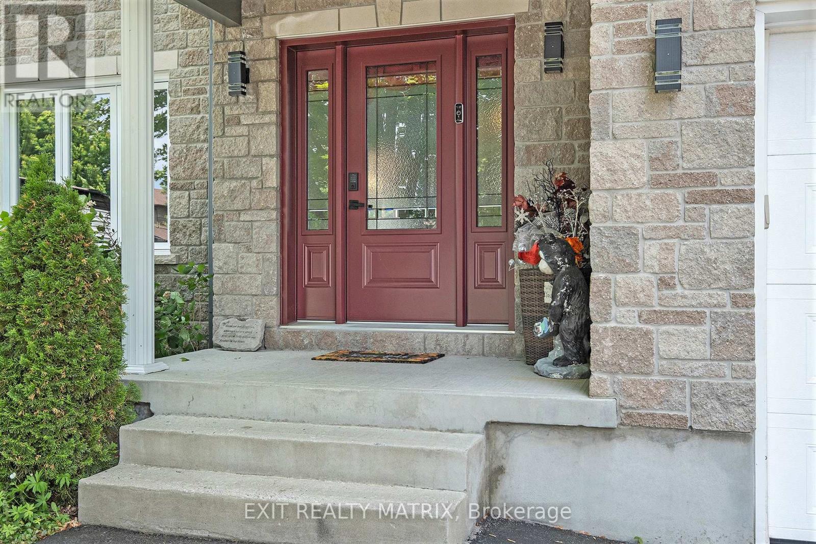 Property at 60 HONORE CRESCENT image 3