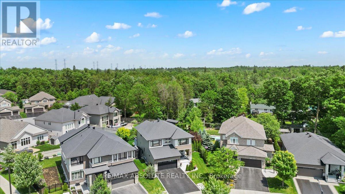 Property at 706 BRIDLEGLEN CRESCENT image 3