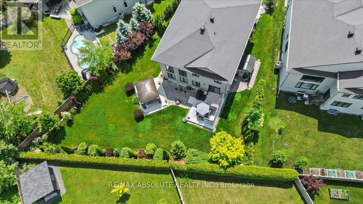 Property at 706 BRIDLEGLEN CRESCENT image 4