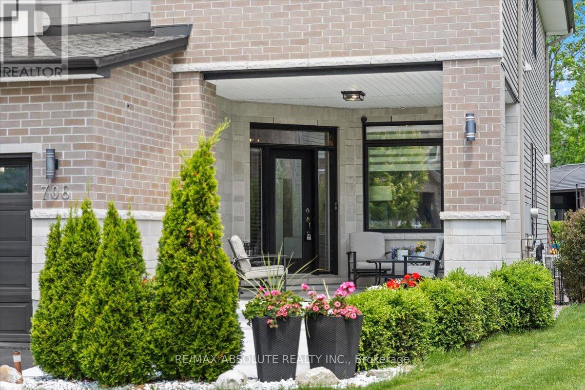 Property at 706 BRIDLEGLEN CRESCENT image 5