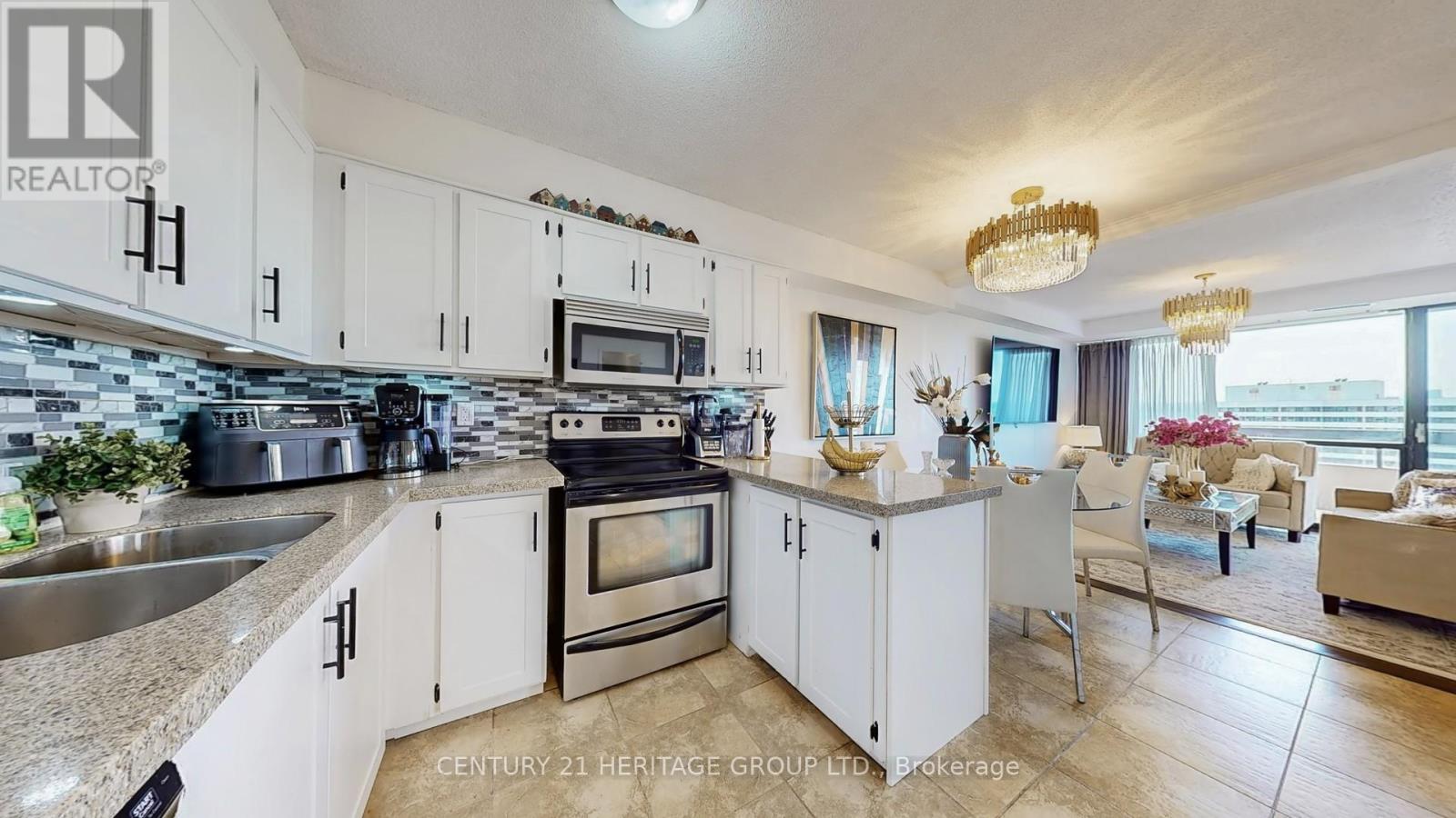 1212 - 8111 Yonge Street, Markham, Ontario L3T 4V9 - Photo 17 - N12220406