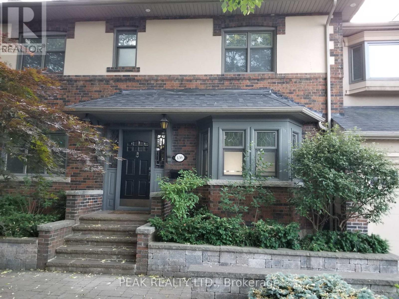 Property at 136 HUMBERCREST BOULEVARD image 5