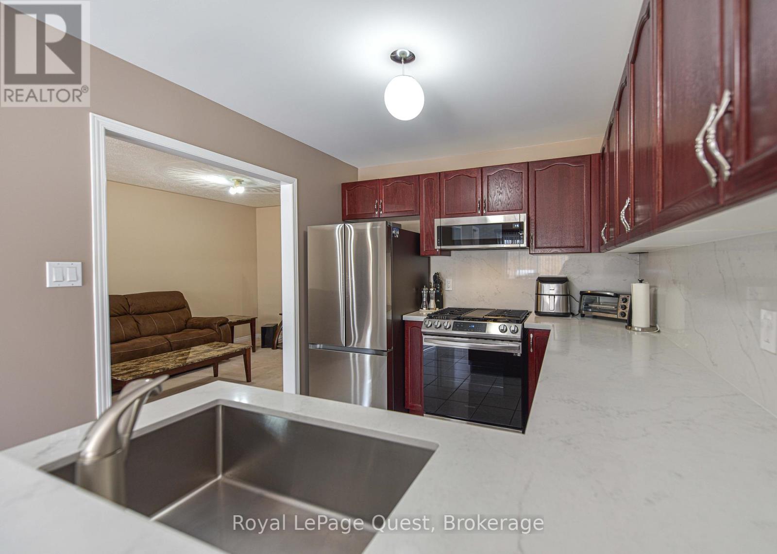 62 Vanessa Drive, Orillia, Ontario  L3V 7X2 - Photo 21 - S12224416