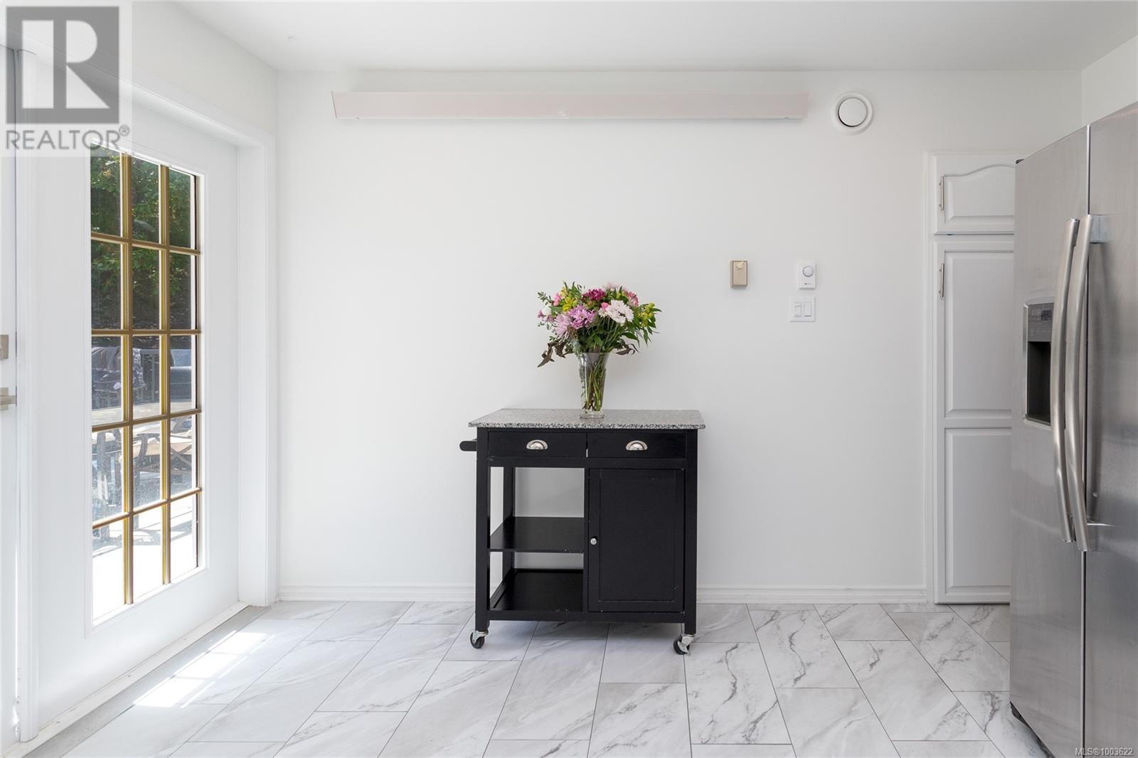 Property at 1661 Barrett Dr image 5