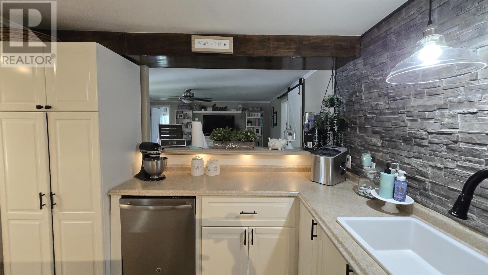 27 Pinecrest Drive, New Minas, Nova Scotia  B4N 4W5 - Photo 4 - 202514776