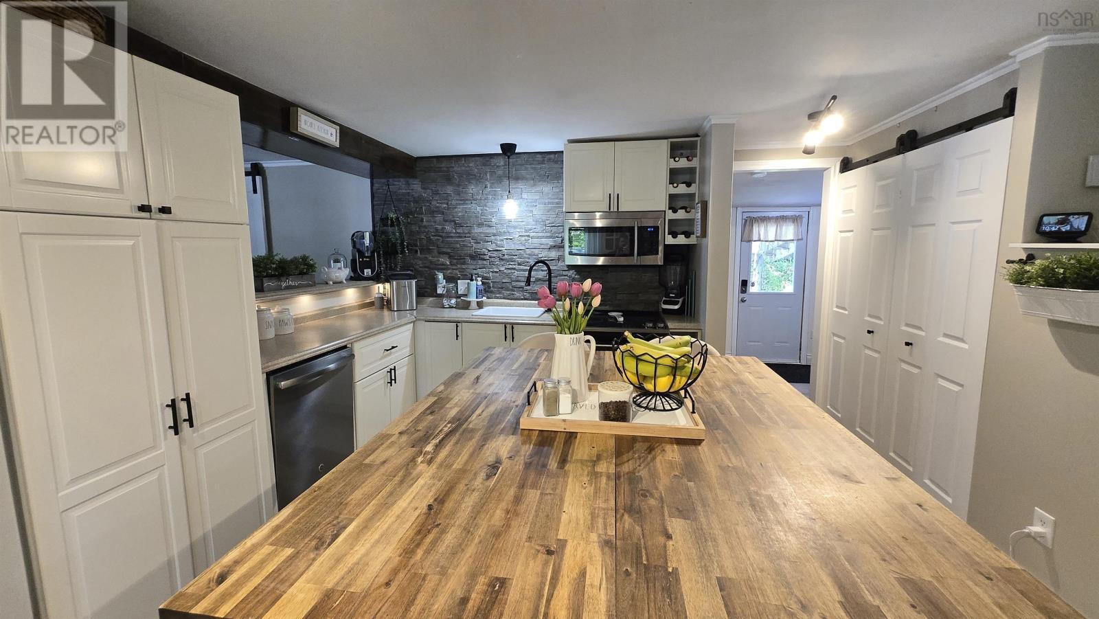 27 Pinecrest Drive, New Minas, Nova Scotia  B4N 4W5 - Photo 5 - 202514776