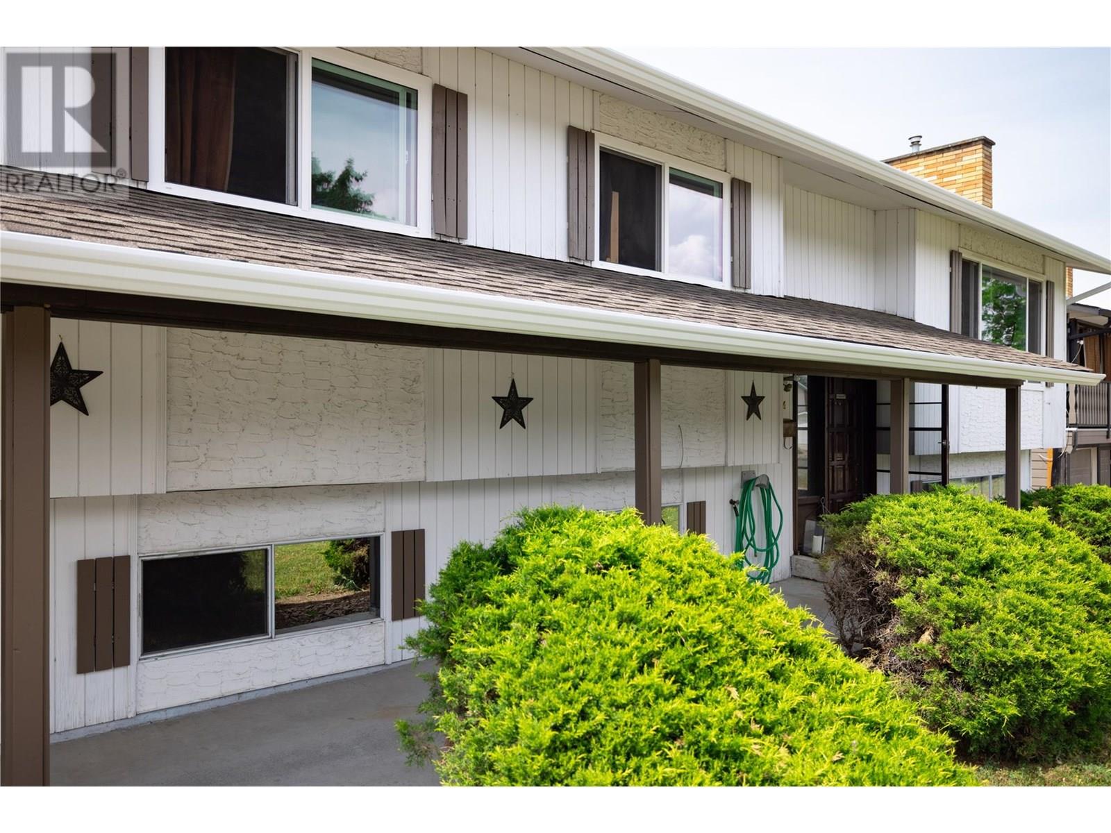 Property at 3904 13 Street image 2