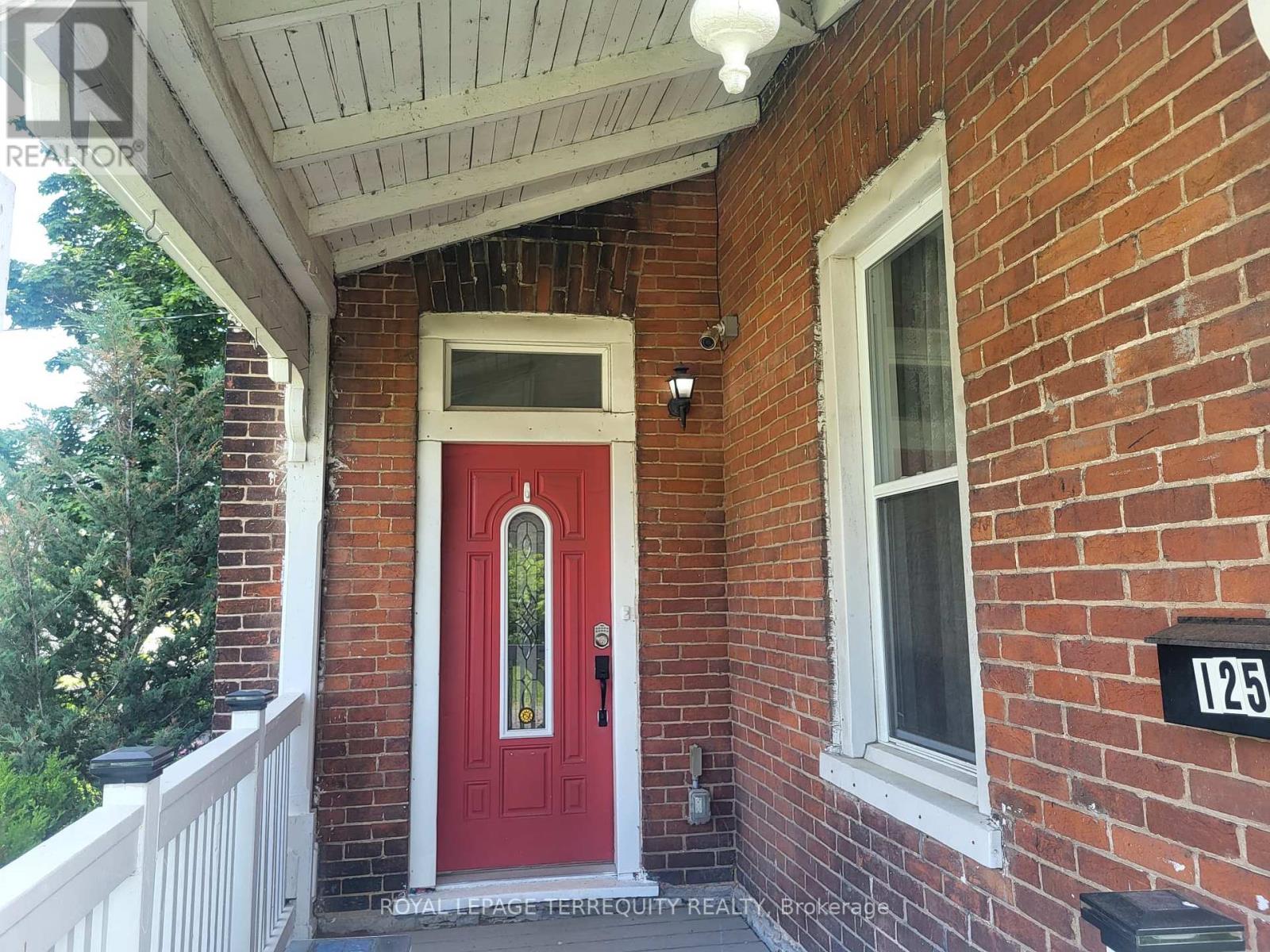 Property at 125 STATION STREET image 4