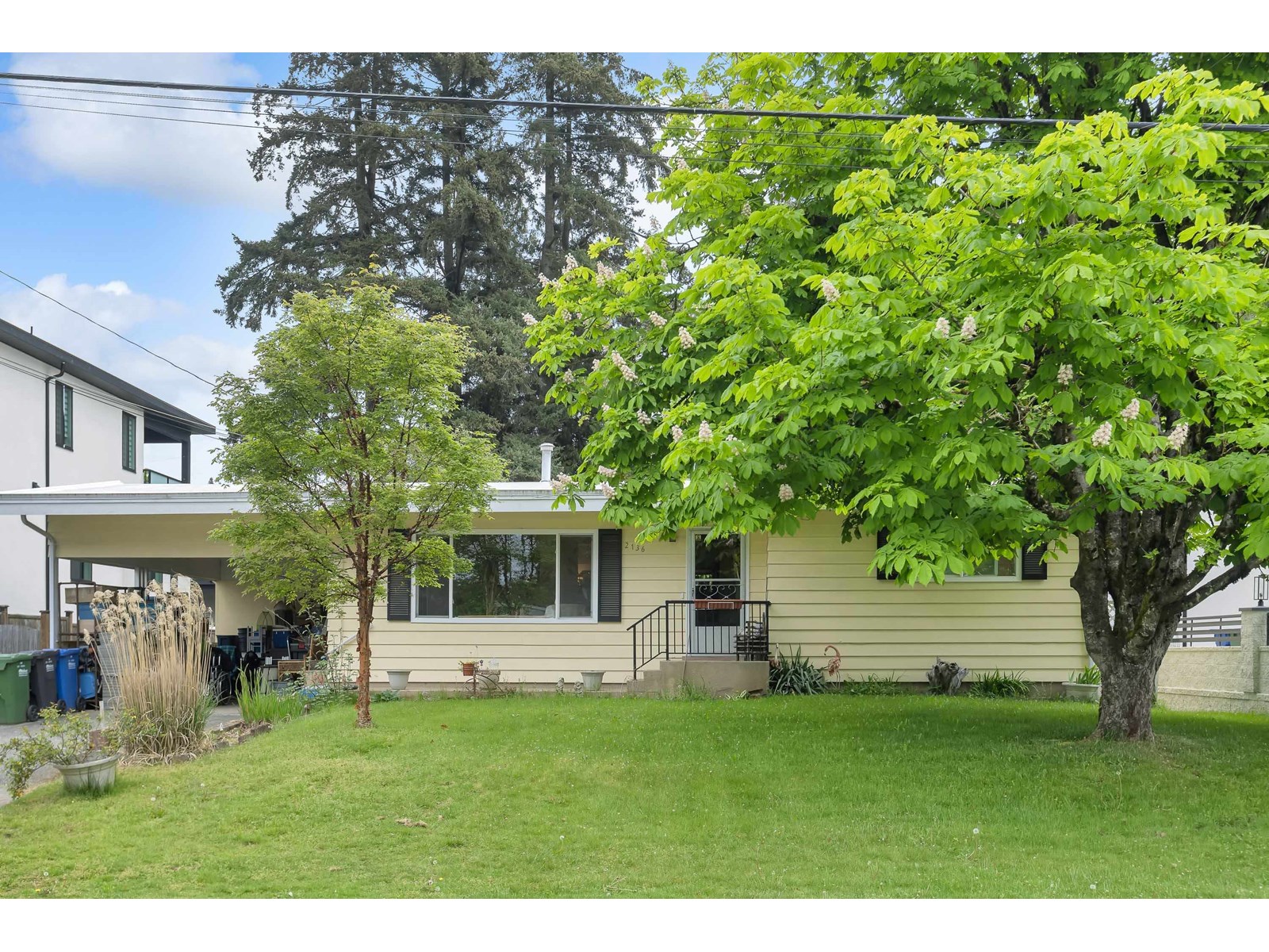 Property at 2136 SHERWOOD CRESCENT image 2