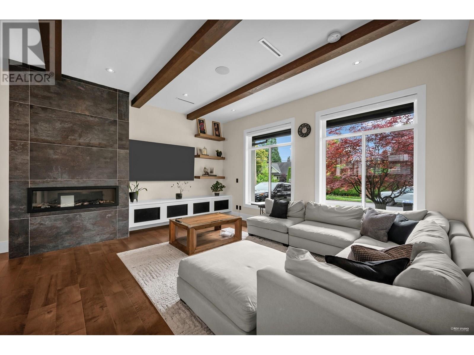 Property at 929 FOURTH STREET image 3