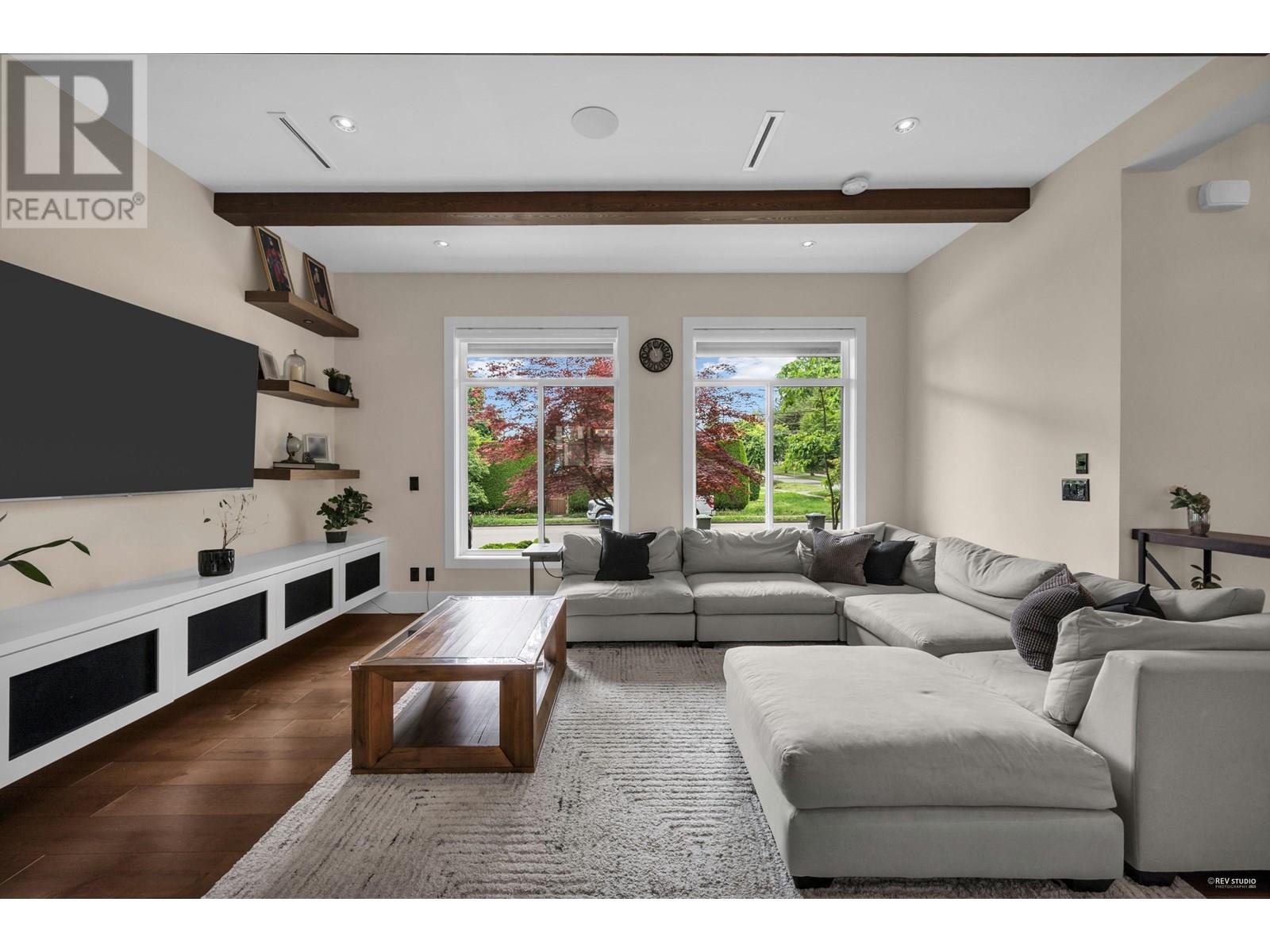 Property at 929 FOURTH STREET image 4