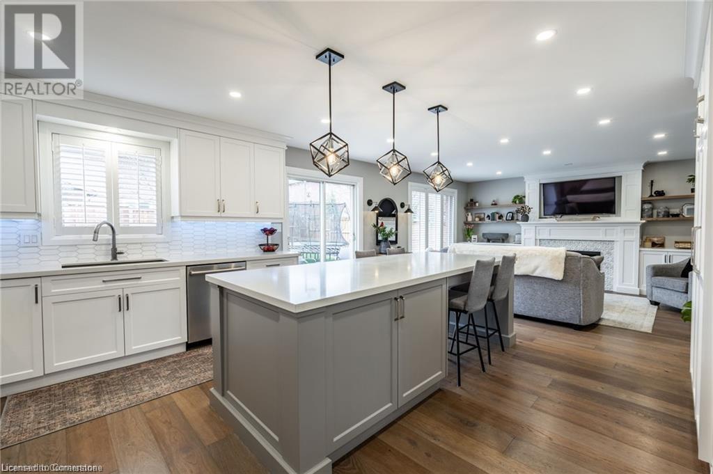 Property at 221 HOMEBROOK Drive image 4