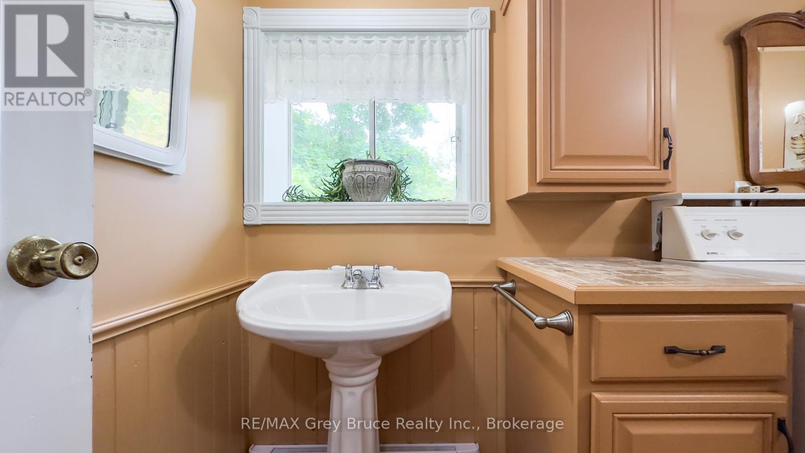 46 Main Street, Arran-Elderslie, Ontario  N0H 2N0 - Photo 18 - X12224441
