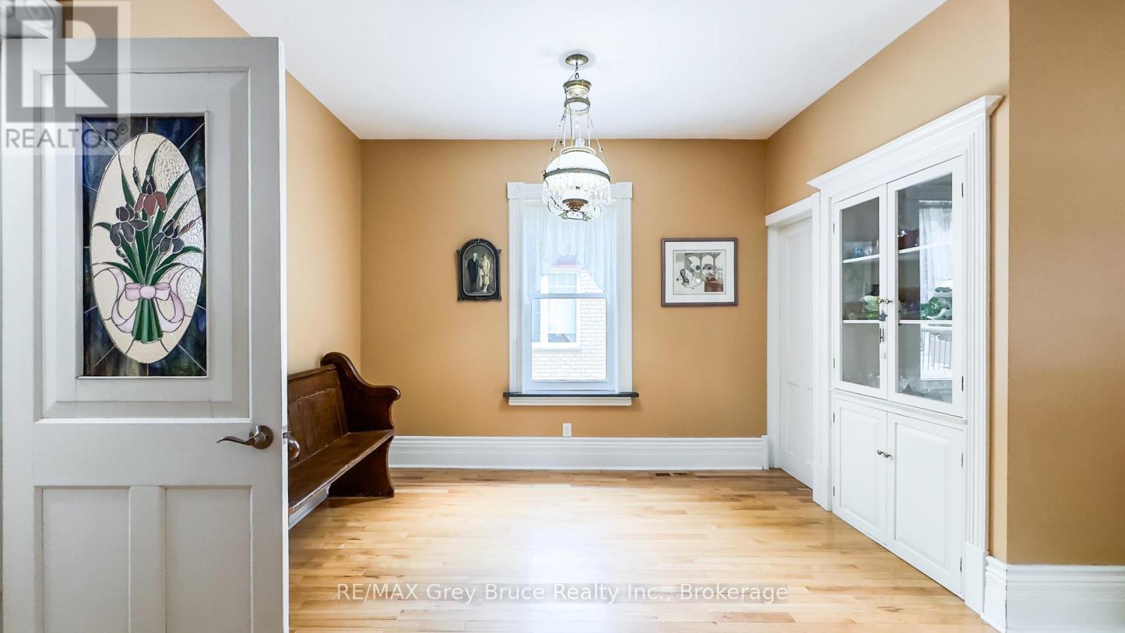 46 Main Street, Arran-Elderslie, Ontario  N0H 2N0 - Photo 9 - X12224441