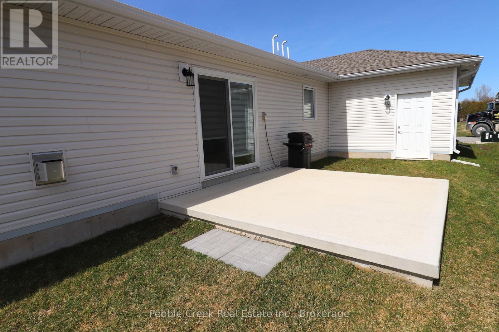 263 Lake Breeze Drive, Ashfield-Colborne-Wawanosh, Ontario  N7A 0C6 - Photo 29 - X12224486