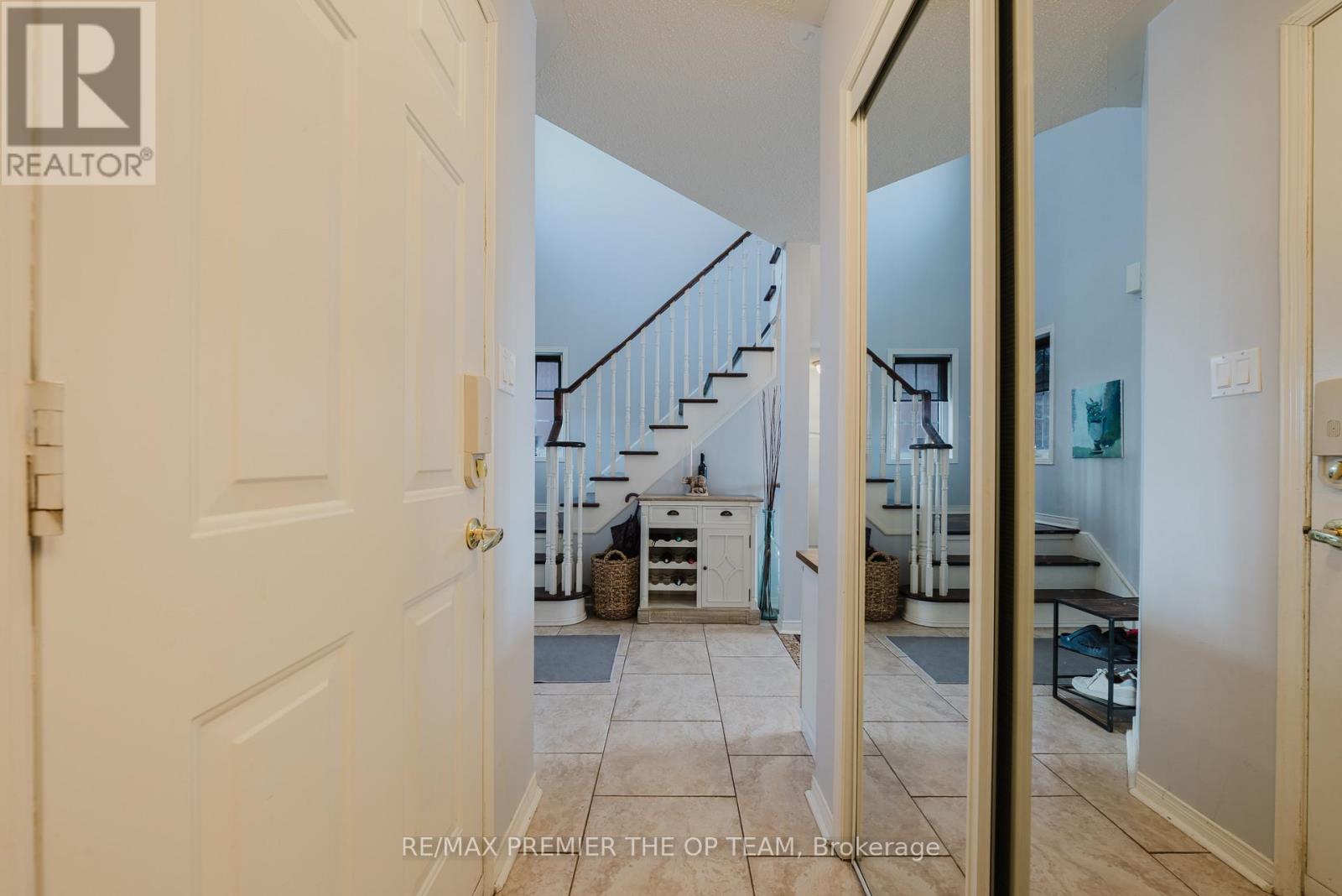 Property at 50 BEAVERBROOK CRESCENT image 5