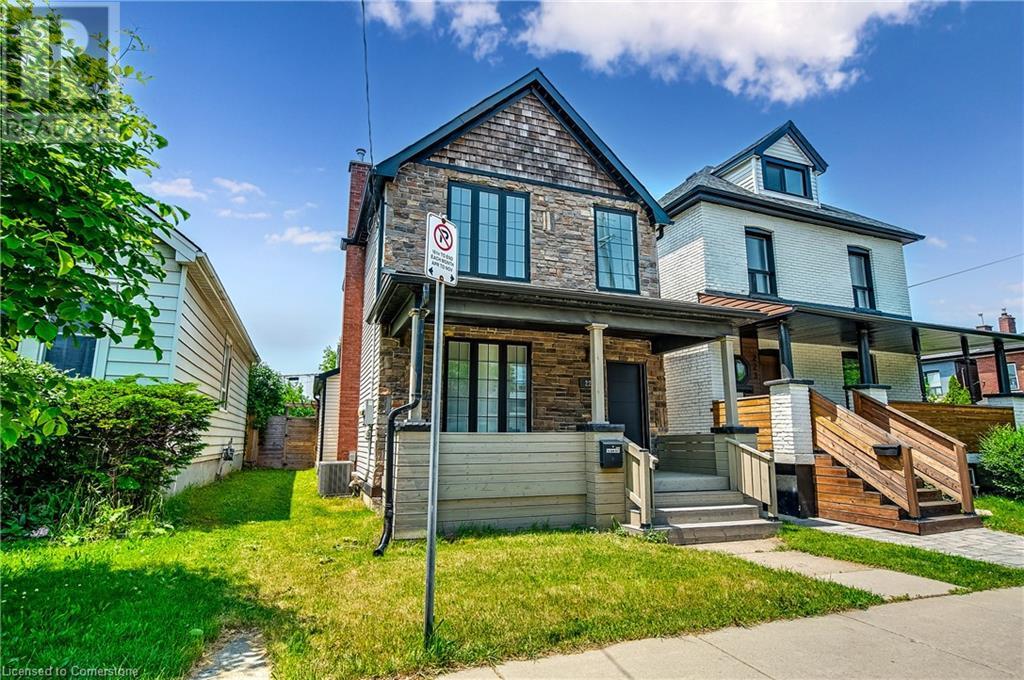 Property at 221 ROSSLYN Avenue N image 1