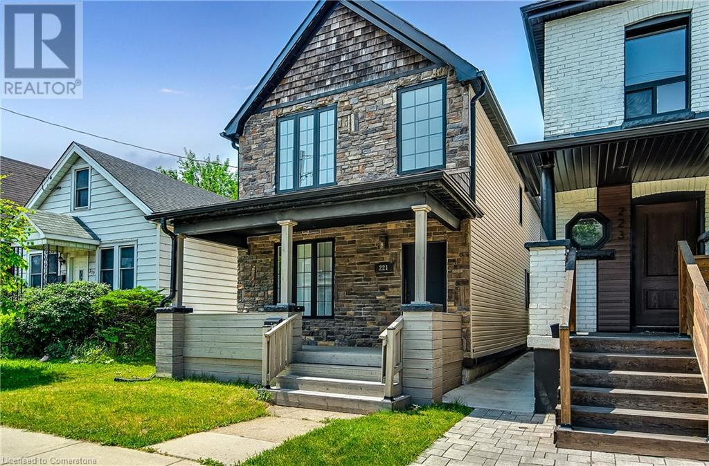 Property at 221 ROSSLYN Avenue N image 3