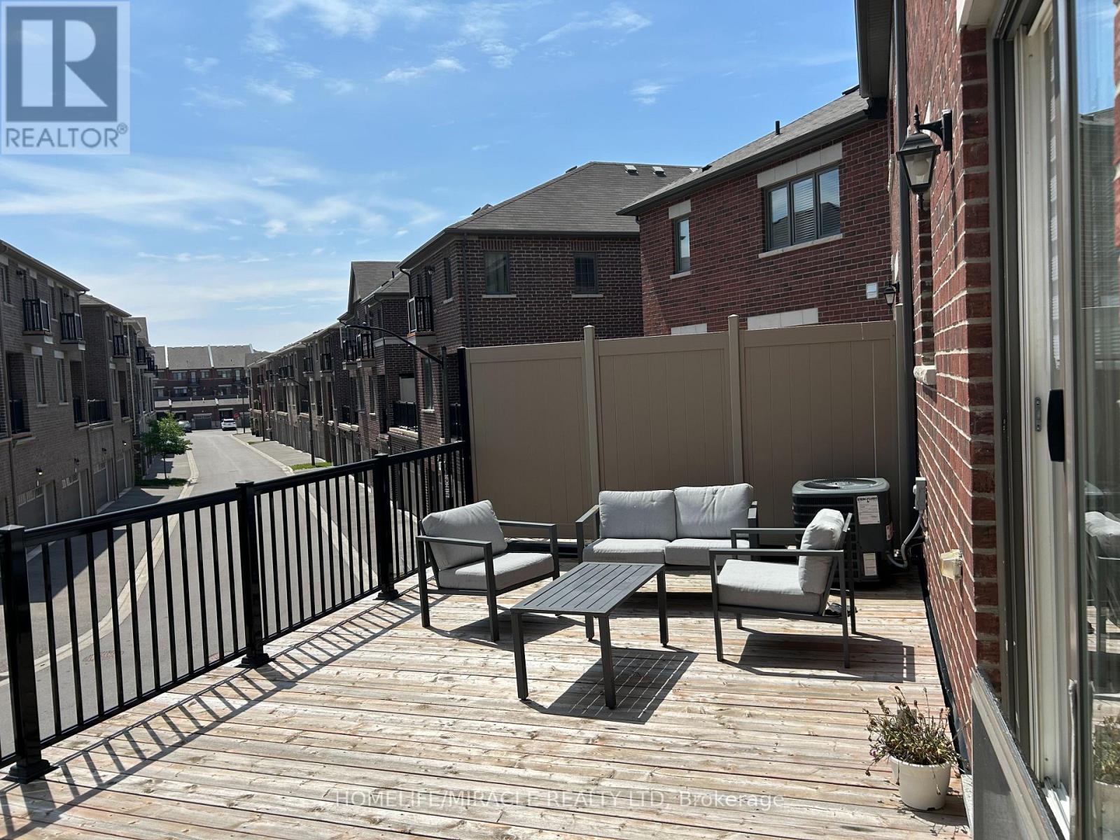 26 Fiesta Way, Whitby (Blue Grass Meadows), Ontario  L1P 0H9 - Photo 14 - E12224499