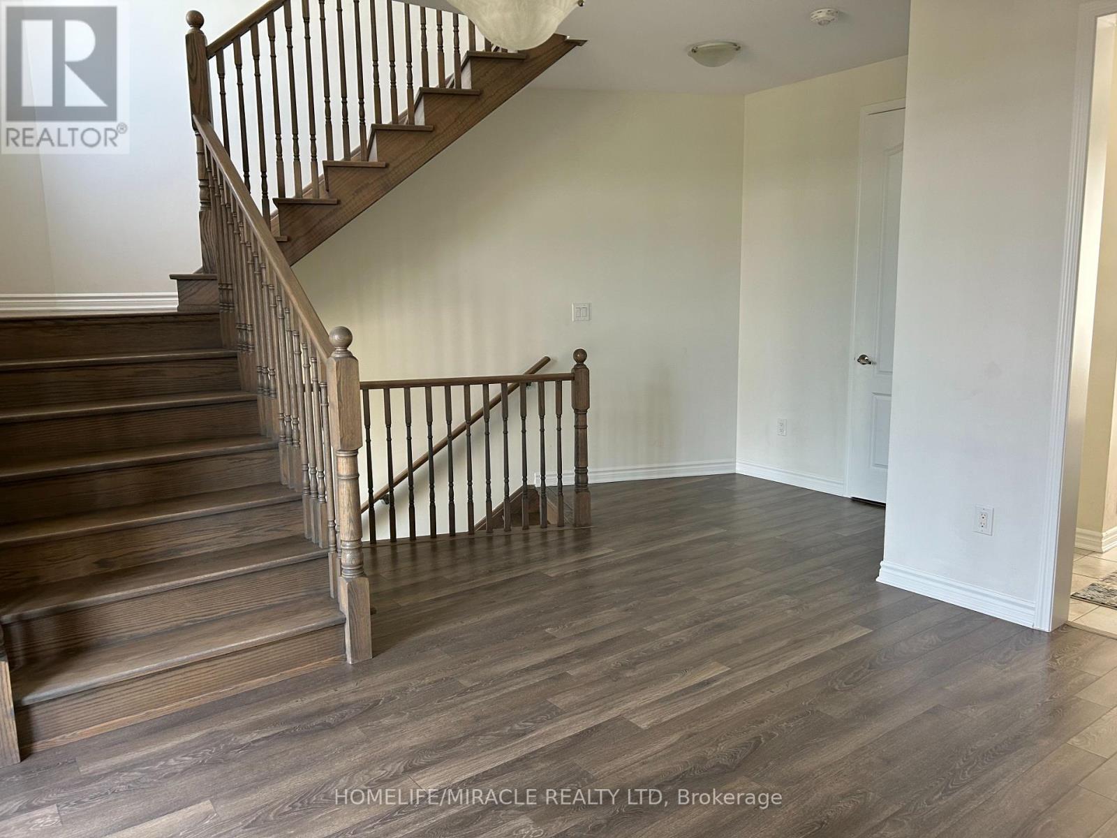 26 Fiesta Way, Whitby (Blue Grass Meadows), Ontario  L1P 0H9 - Photo 8 - E12224499