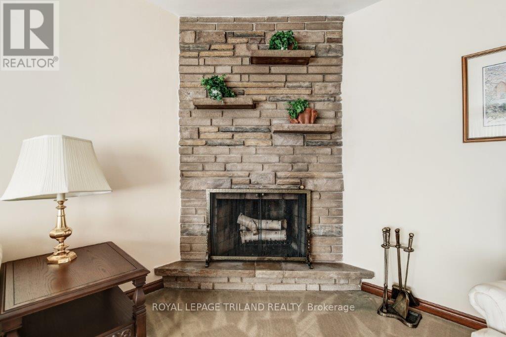 10179 Lynhurst Park Drive, Central Elgin, Ontario  N5P 2E5 - Photo 10 - X12224605