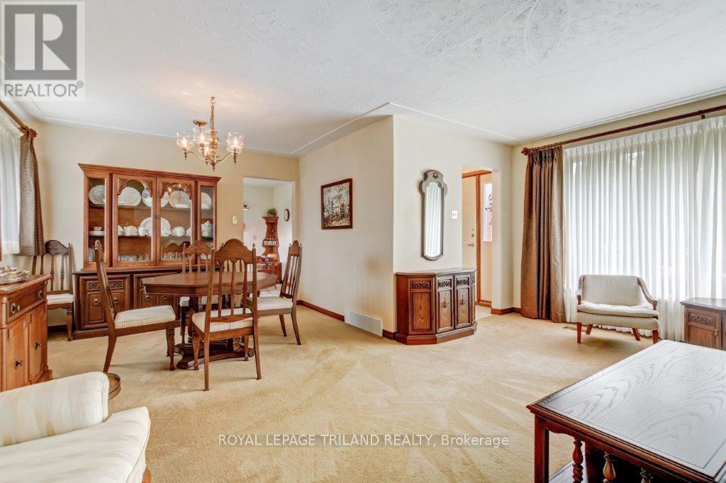 10179 Lynhurst Park Drive, Central Elgin, Ontario  N5P 2E5 - Photo 11 - X12224605